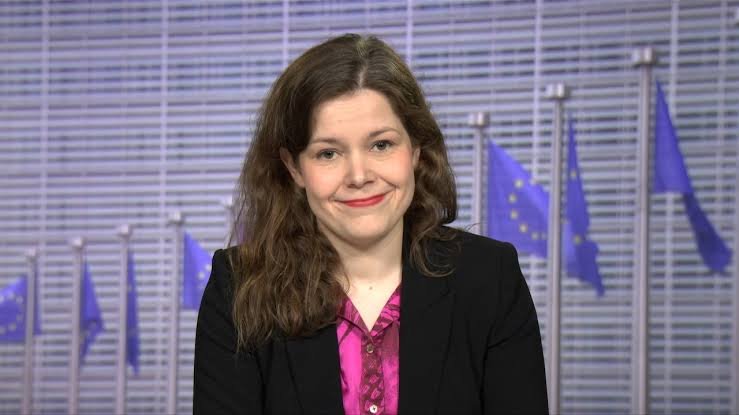 Lara Wiedeking: Biografie, Karriere und Arbeit beim ZDF lara wiedeking